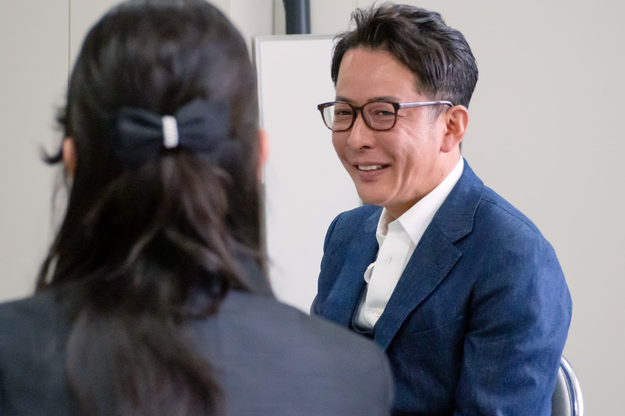 【前編】犯罪への一歩、その前に止まれたかもしれない —— 草刈健太郎さんと京師美佳さんが語る「闇バイト」の実態の画像-01